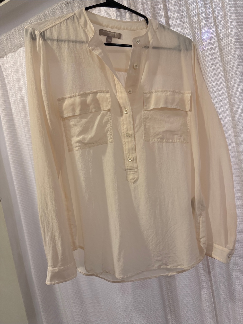 Silk Small Banana republic Light Cream Women's Button-Front Long Sleeve Shirt